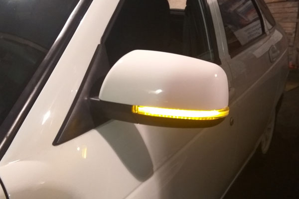 Повторители поворота Лада Приора 2 "Бегающие"